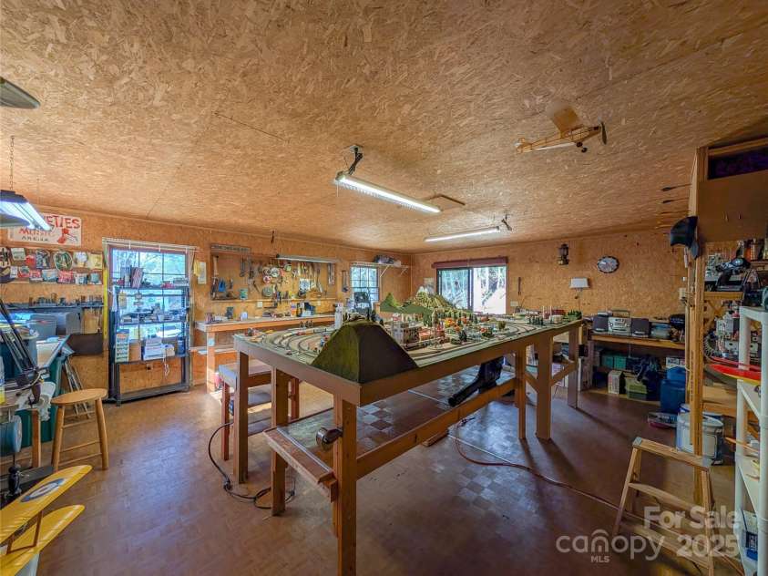 130 Turkey Trot Lane, Burnsville, NC 28714.  MLS# CAR4242871, YatesRealty ID 8077. 