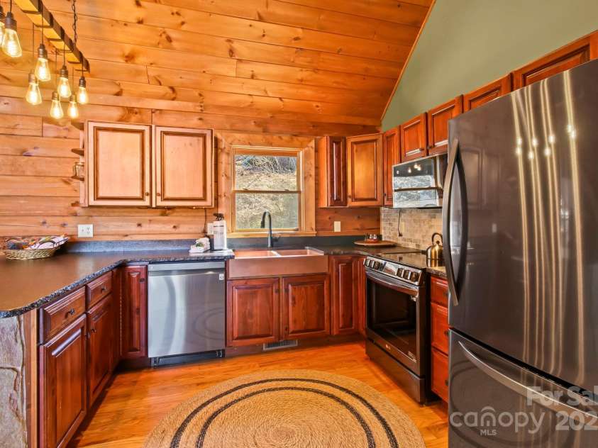 106 Dandelion Lane, Banner Elk, NC 28604.  MLS# CAR4250009, YatesRealty ID 8078. 