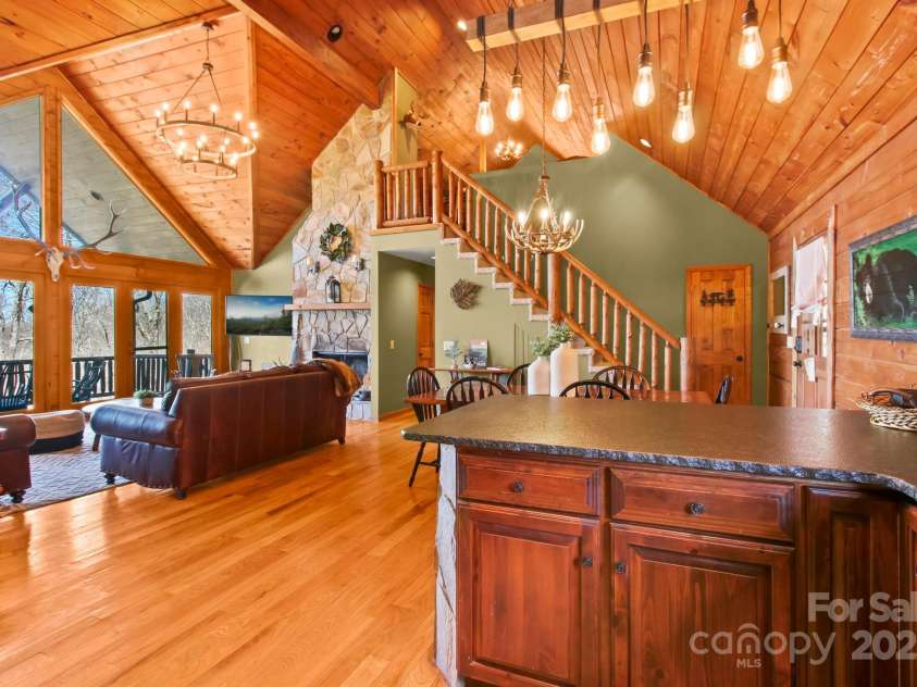 106 Dandelion Lane, Banner Elk, NC 28604.  MLS# CAR4250009, YatesRealty ID 8078. 