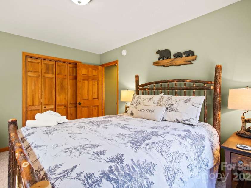 106 Dandelion Lane, Banner Elk, NC 28604.  MLS# CAR4250009, YatesRealty ID 8078. 