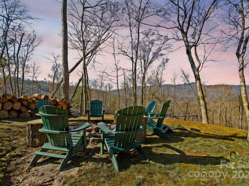 106 Dandelion Lane, Banner Elk, NC 28604.  MLS# CAR4250009, YatesRealty ID 8078. Fire Pit Time!