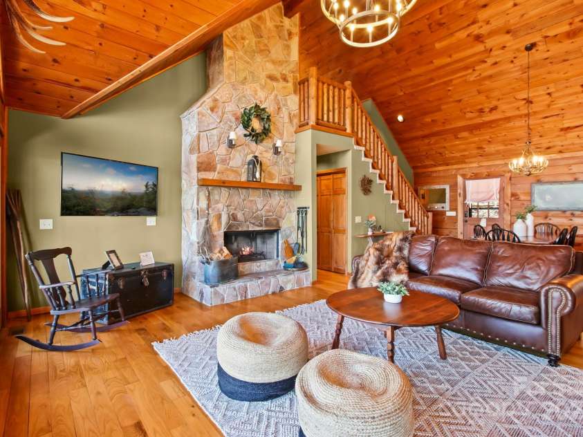 106 Dandelion Lane, Banner Elk, NC 28604.  MLS# CAR4250009, YatesRealty ID 8078. Great Room