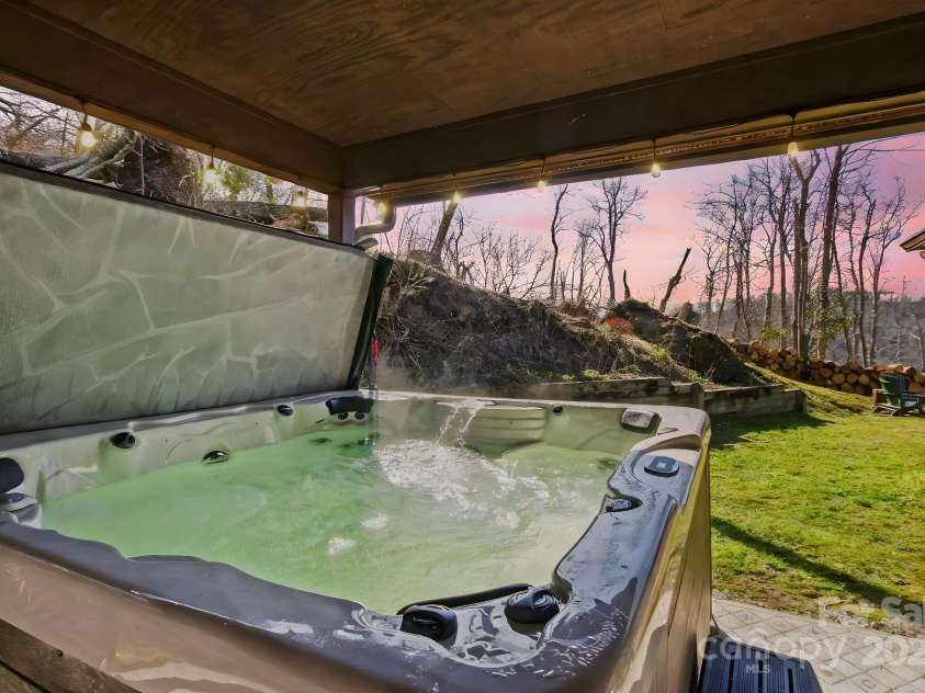 106 Dandelion Lane, Banner Elk, NC 28604.  MLS# CAR4250009, YatesRealty ID 8078. Hot Tub Ready for You!