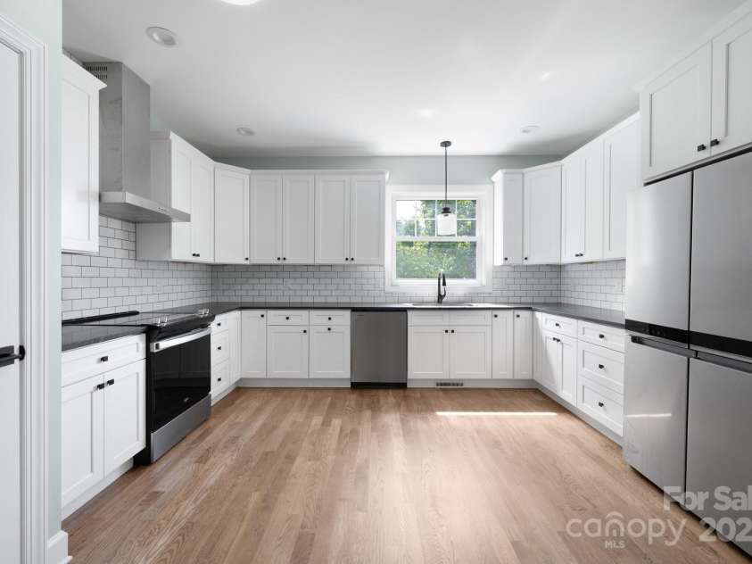 258 Whitfield Lane, Weaverville, NC 28787.  MLS# CAR4177778, YatesRealty ID 8079. Stainless Steel Appliances