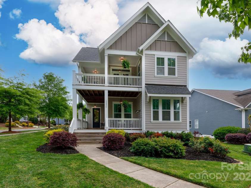 19034 Cypress Garden Drive, Davidson, NC 28036.  MLS# CAR4247262, YatesRealty ID 8080. 