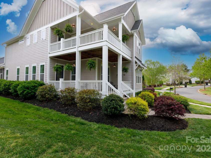 19034 Cypress Garden Drive, Davidson, NC 28036.  MLS# CAR4247262, YatesRealty ID 8080. 