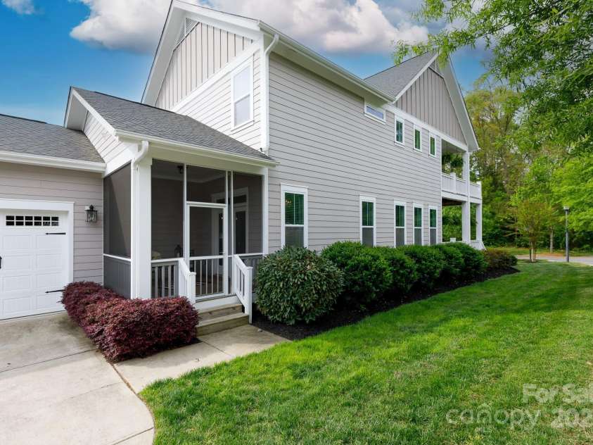 19034 Cypress Garden Drive, Davidson, NC 28036.  MLS# CAR4247262, YatesRealty ID 8080. 