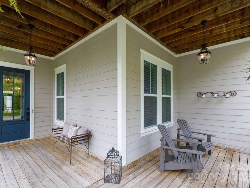 19034 Cypress Garden Drive, Davidson, NC 28036.  MLS# CAR4247262, YatesRealty ID 8080. 