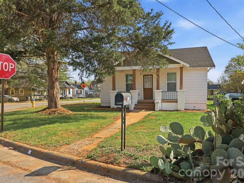 621 A Street, Newton, NC 28658.  MLS# CAR4362817, YatesRealty ID 8080. 