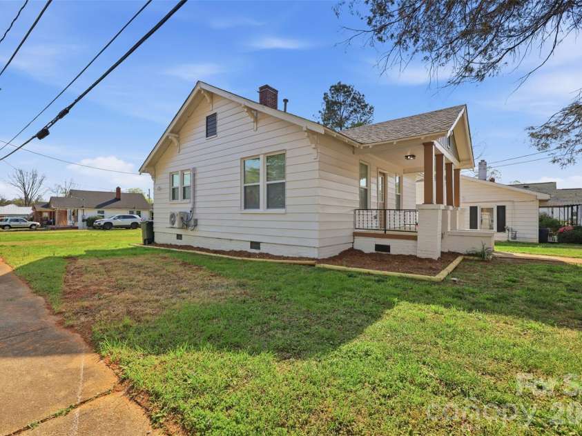621 A Street, Newton, NC 28658.  MLS# CAR4362817, YatesRealty ID 8080. 