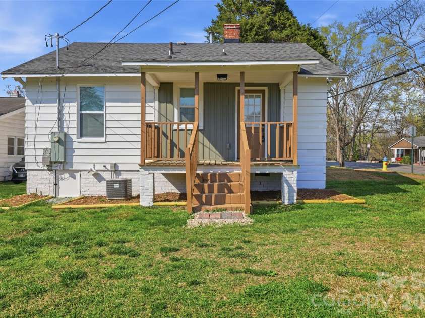 621 A Street, Newton, NC 28658.  MLS# CAR4362817, YatesRealty ID 8080. 