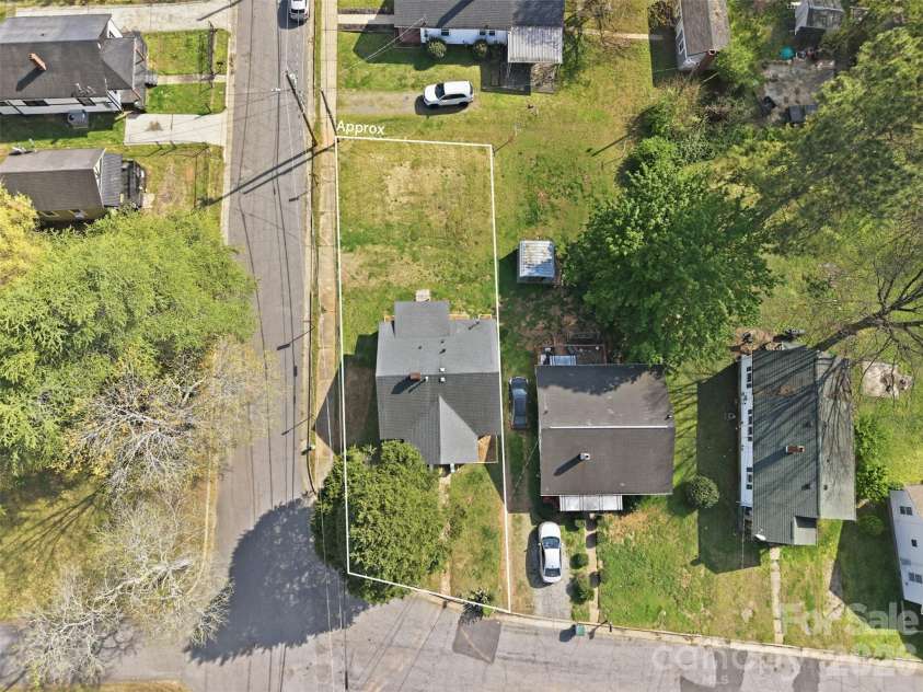621 A Street, Newton, NC 28658.  MLS# CAR4362817, YatesRealty ID 8080. 