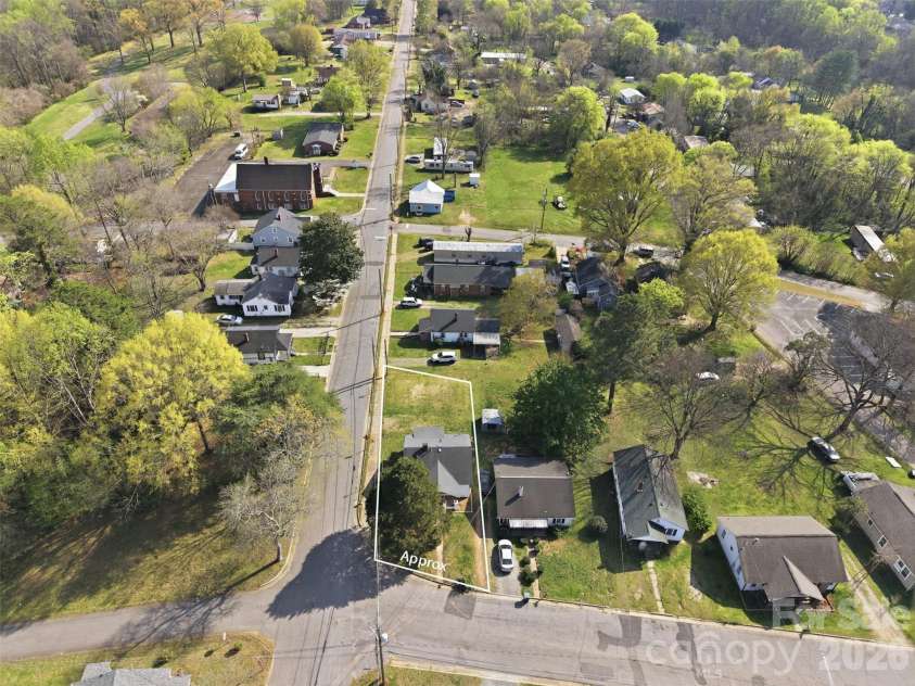 621 A Street, Newton, NC 28658.  MLS# CAR4362817, YatesRealty ID 8080. 