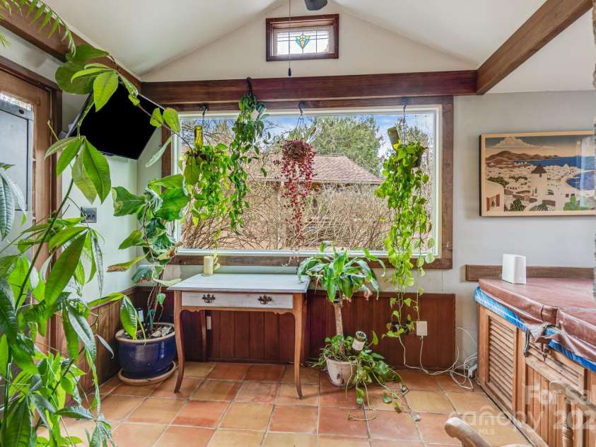 37 Plymouth Circle, Asheville, NC 28803.  MLS# CAR4219708, YatesRealty ID 8081. 