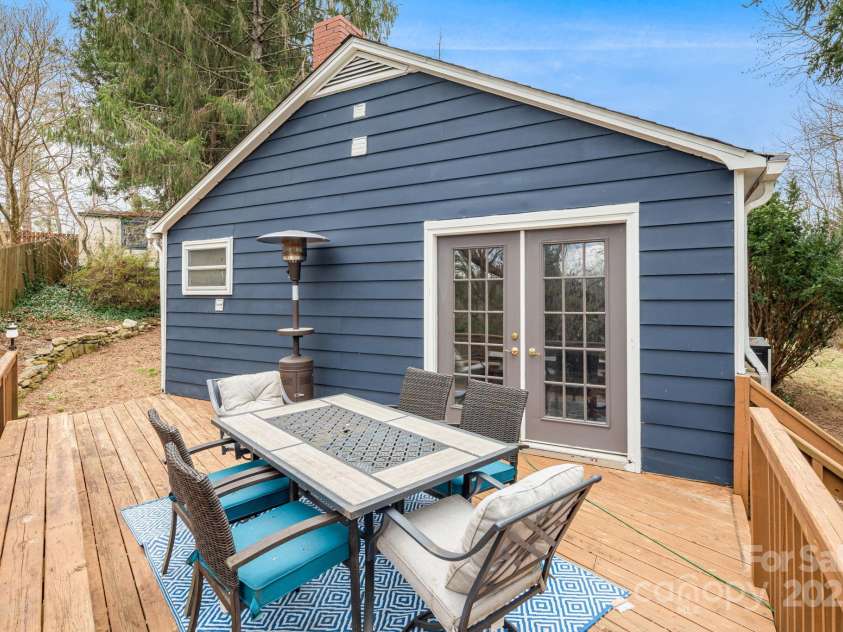 37 Plymouth Circle, Asheville, NC 28803.  MLS# CAR4219708, YatesRealty ID 8081. 