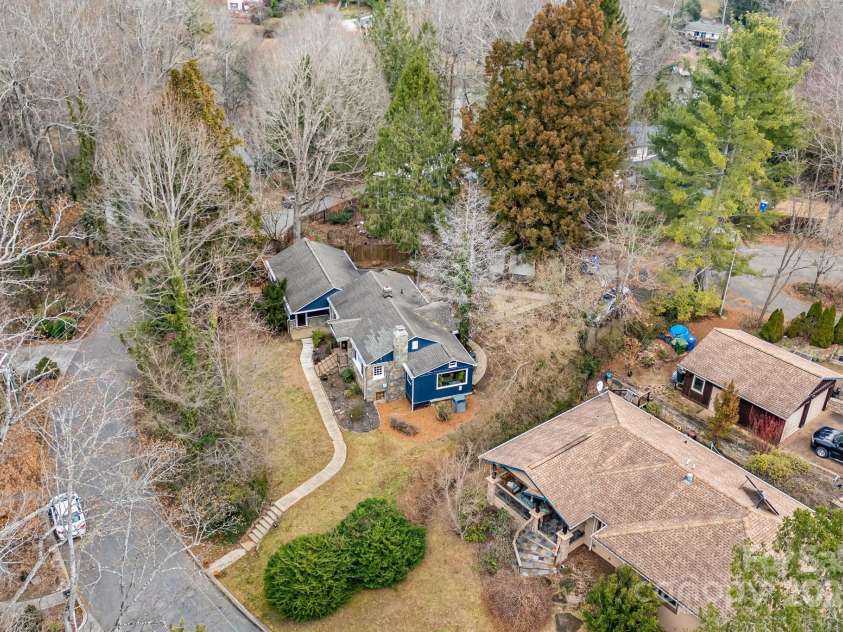 37 Plymouth Circle, Asheville, NC 28803.  MLS# CAR4219708, YatesRealty ID 8081. 