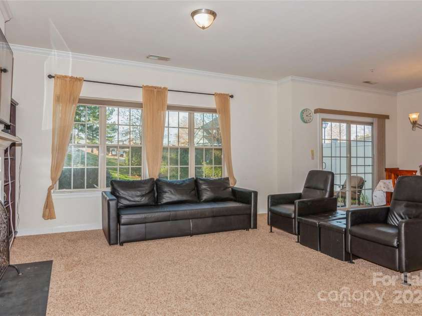 16718 Dolcetto Way, Charlotte, NC 28277.  MLS# CAR4208560, YatesRealty ID 8084. 