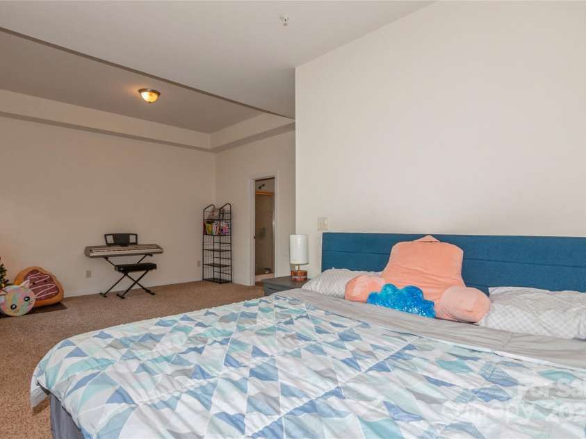 16718 Dolcetto Way, Charlotte, NC 28277.  MLS# CAR4208560, YatesRealty ID 8084. 