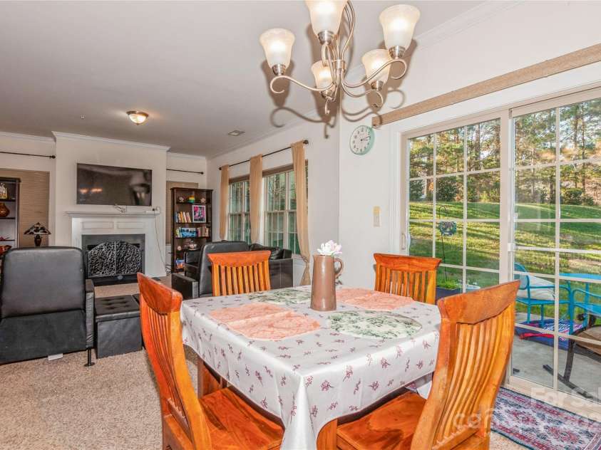 16718 Dolcetto Way, Charlotte, NC 28277.  MLS# CAR4208560, YatesRealty ID 8084. Dining room