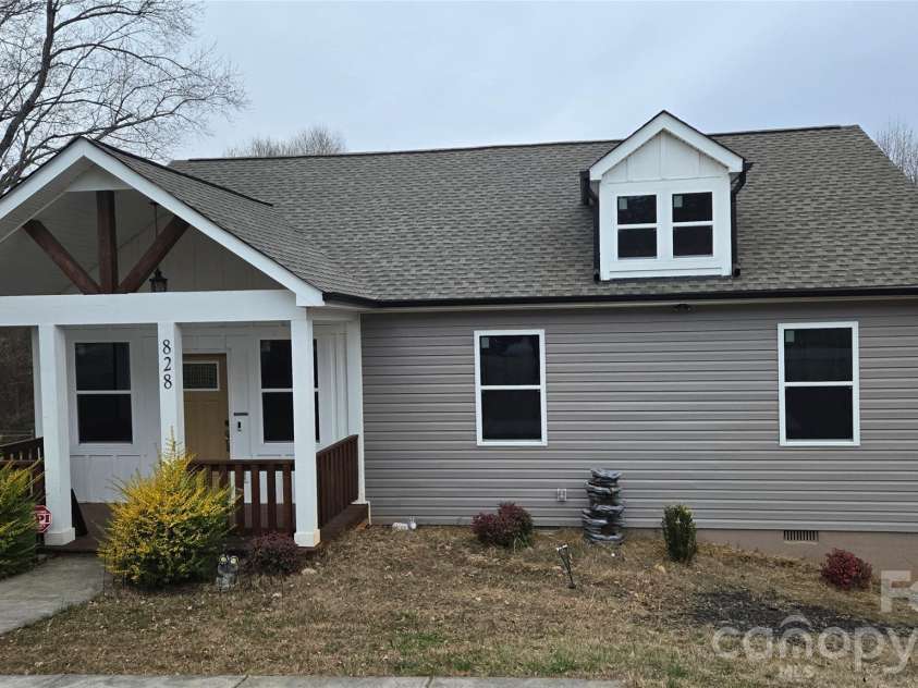 828 Cabaniss Drive, Shelby, NC 28150.  MLS# CAR4319238, YatesRealty ID 8084. 