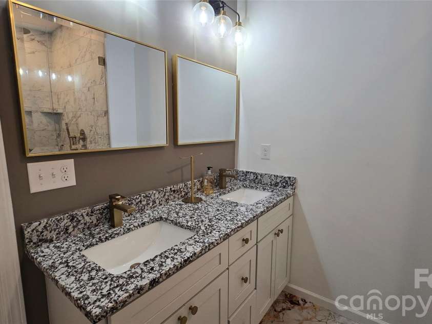828 Cabaniss Drive, Shelby, NC 28150.  MLS# CAR4319238, YatesRealty ID 8084. 