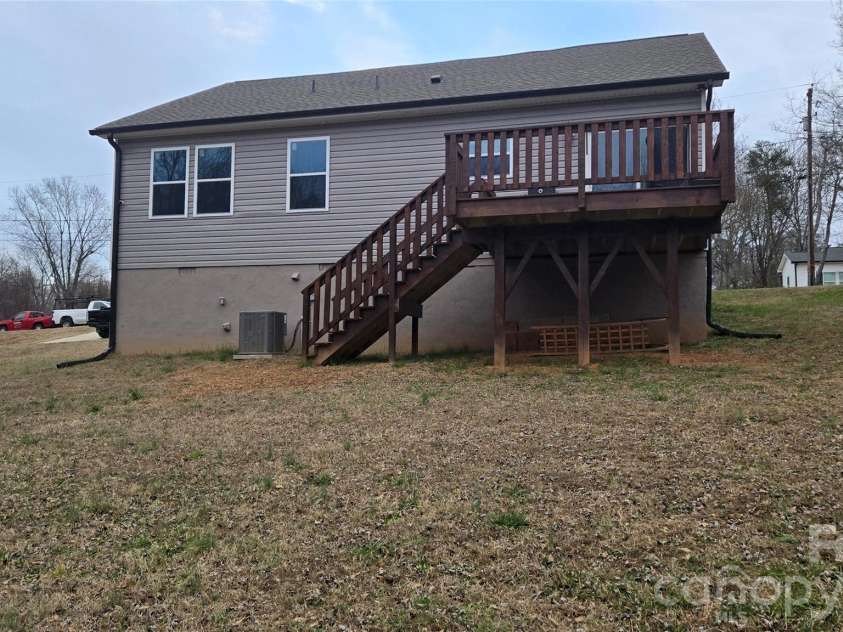 828 Cabaniss Drive, Shelby, NC 28150.  MLS# CAR4319238, YatesRealty ID 8084. 