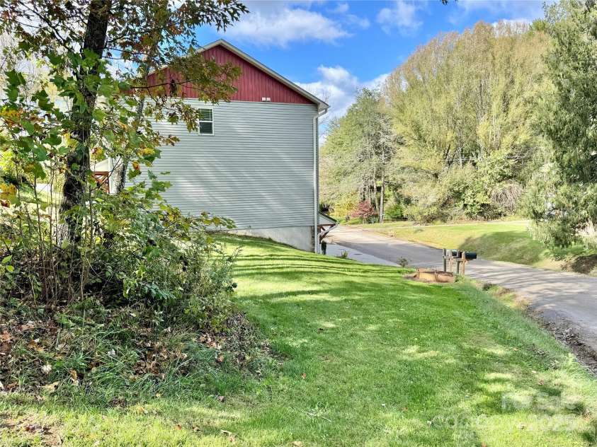 256 Liner Cove Road, Waynesville, NC 28786.  MLS# CAR4249275, YatesRealty ID 8085. 