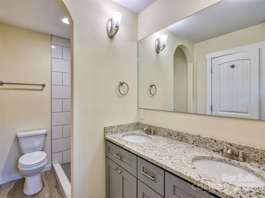 256 Liner Cove Road, Waynesville, NC 28786.  MLS# CAR4249275, YatesRealty ID 8085. 