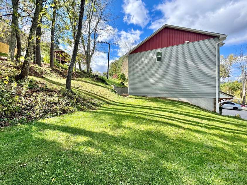 256 Liner Cove Road, Waynesville, NC 28786.  MLS# CAR4249275, YatesRealty ID 8085. 