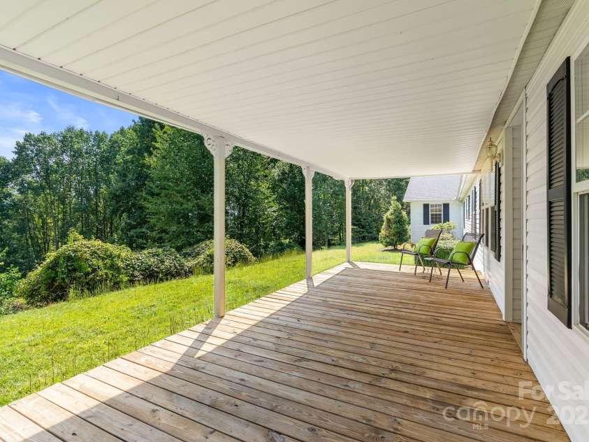 85 Carolina Lane, Burnsville, NC 28714.  MLS# CAR4300413, YatesRealty ID 8085. 