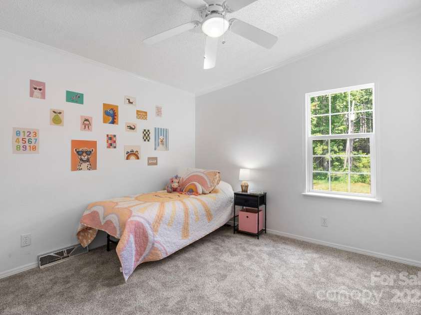85 Carolina Lane, Burnsville, NC 28714.  MLS# CAR4300413, YatesRealty ID 8085. 