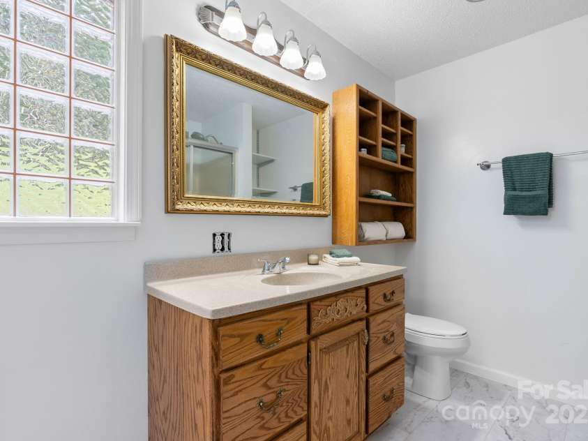 85 Carolina Lane, Burnsville, NC 28714.  MLS# CAR4300413, YatesRealty ID 8085. 