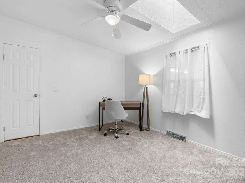 85 Carolina Lane, Burnsville, NC 28714.  MLS# CAR4300413, YatesRealty ID 8085. 