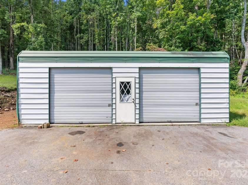 85 Carolina Lane, Burnsville, NC 28714.  MLS# CAR4300413, YatesRealty ID 8085. 