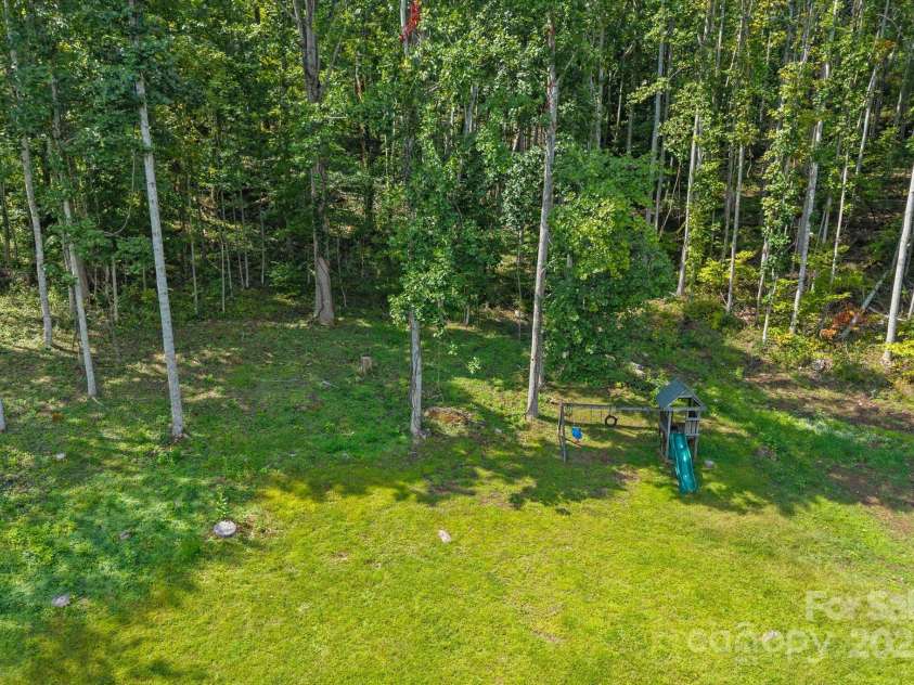 85 Carolina Lane, Burnsville, NC 28714.  MLS# CAR4300413, YatesRealty ID 8085. 
