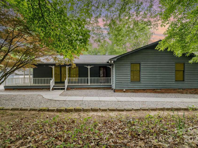 8850 Hills Dell Drive, Concord, NC 28027.  MLS# CAR4228638, YatesRealty ID 8086. 