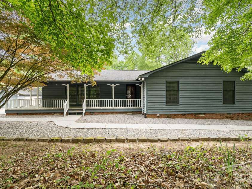 8850 Hills Dell Drive, Concord, NC 28027.  MLS# CAR4228638, YatesRealty ID 8086. 