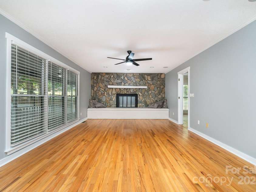 8850 Hills Dell Drive, Concord, NC 28027.  MLS# CAR4228638, YatesRealty ID 8086. 