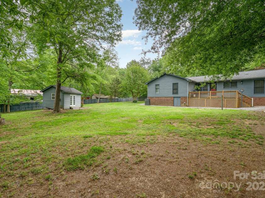 8850 Hills Dell Drive, Concord, NC 28027.  MLS# CAR4228638, YatesRealty ID 8086. 