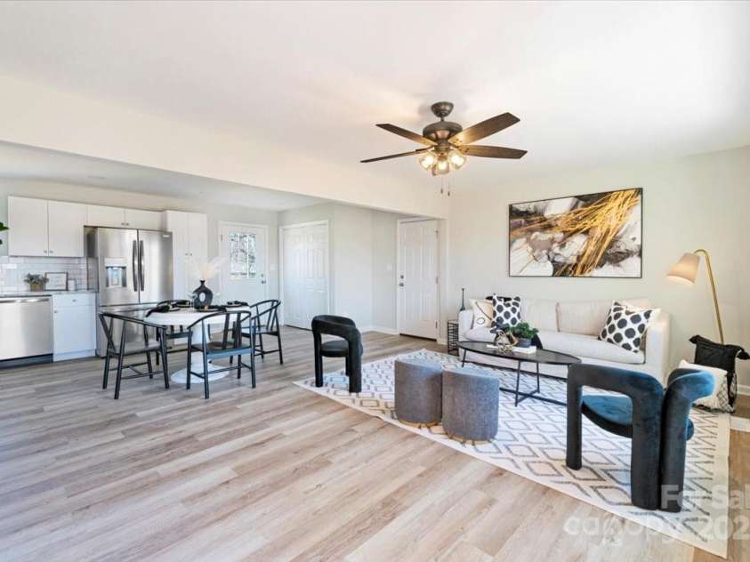3004 Briarwood Lane, Gastonia, NC 28056.  MLS# CAR4219935, YatesRealty ID 8087. 