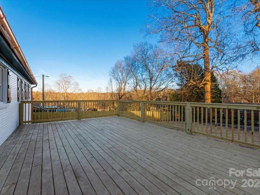 3004 Briarwood Lane, Gastonia, NC 28056.  MLS# CAR4219935, YatesRealty ID 8087. 