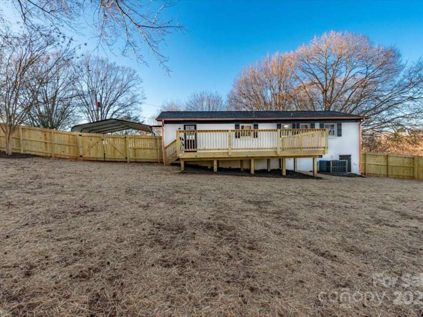 3004 Briarwood Lane, Gastonia, NC 28056.  MLS# CAR4219935, YatesRealty ID 8087. 