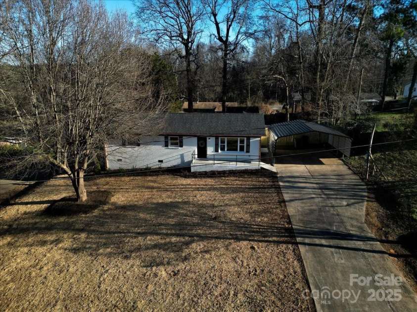 3004 Briarwood Lane, Gastonia, NC 28056.  MLS# CAR4219935, YatesRealty ID 8087. 