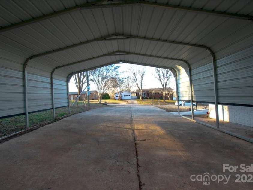 3004 Briarwood Lane, Gastonia, NC 28056.  MLS# CAR4219935, YatesRealty ID 8087. 