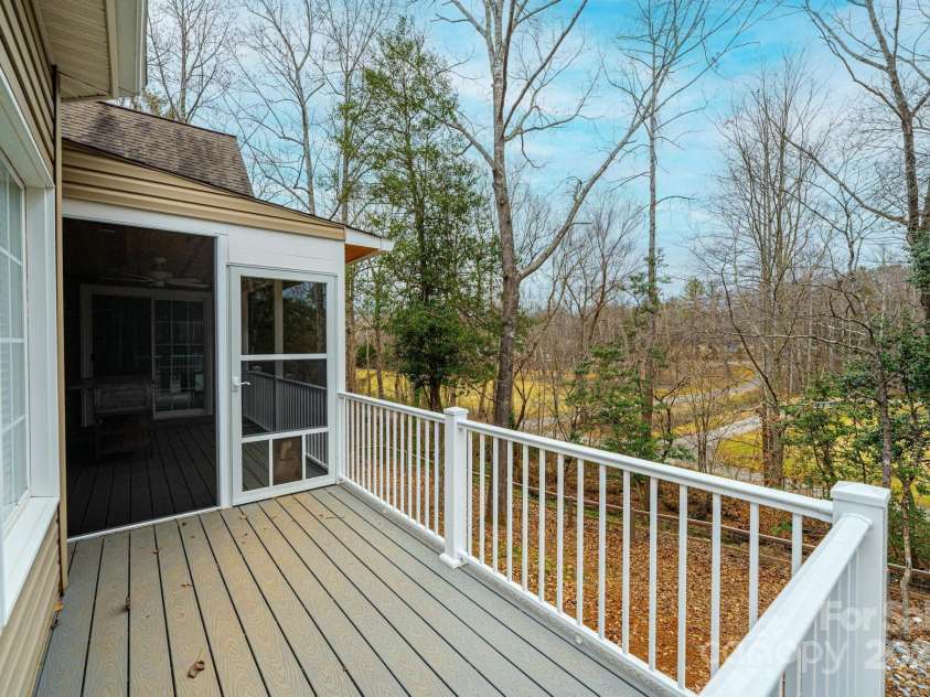 1024 Williamsburg Drive, Lenoir, NC 28645.  MLS# CAR4218475, YatesRealty ID 8088. 