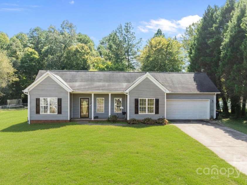 418 Summer Ridge Road, Stanley, NC 28164.  MLS# CAR4300278, YatesRealty ID 8089. 