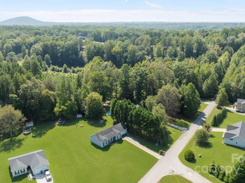 418 Summer Ridge Road, Stanley, NC 28164.  MLS# CAR4300278, YatesRealty ID 8089. 