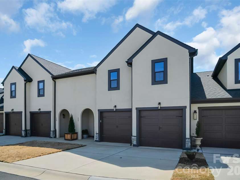 106 Shields Drive, Lincolnton, NC 28092.  MLS# CAR4364472, YatesRealty ID 8091. 