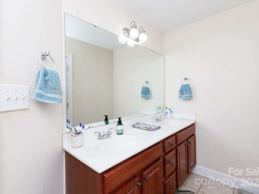 3617 Venetian Way, York, SC 29745.  MLS# CAR4147503, YatesRealty ID 8092. 