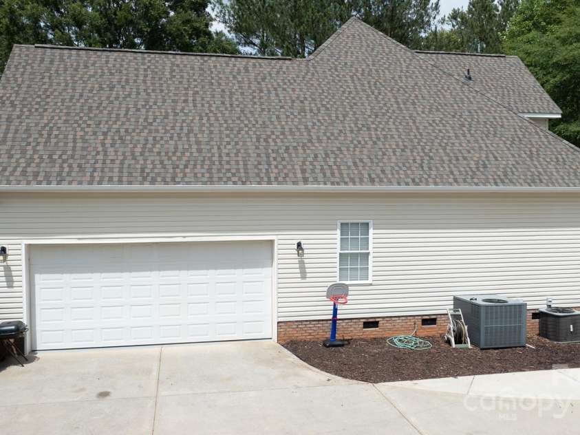 3617 Venetian Way, York, SC 29745.  MLS# CAR4147503, YatesRealty ID 8092. 